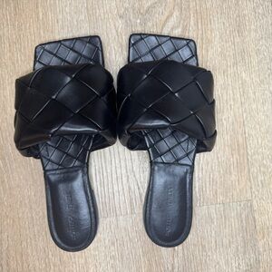 Bottega Veneta - Lido Flat Sandal